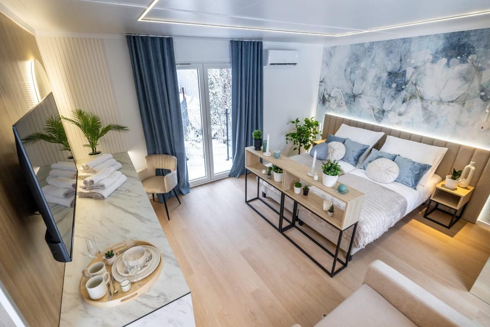 Living room, Bedroom