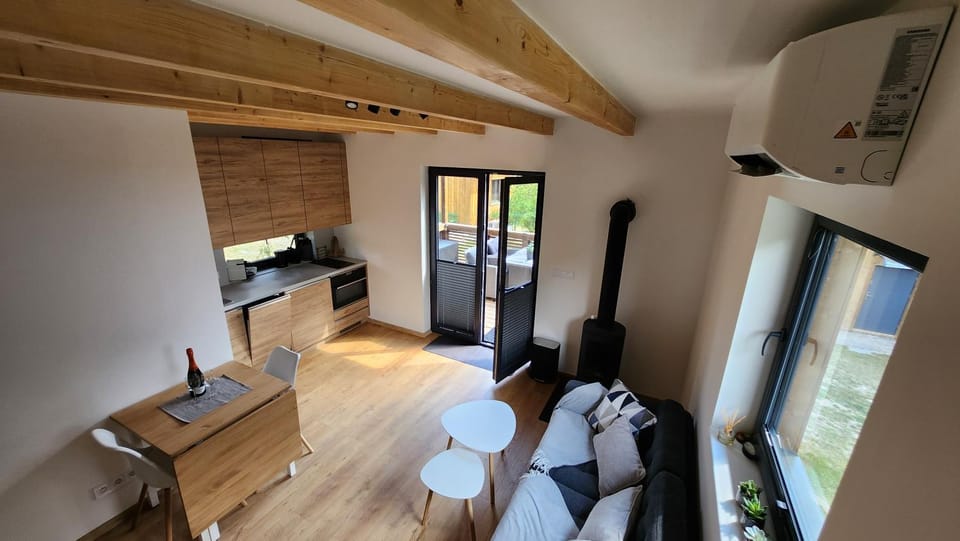 Living room, Seating area, air conditioner