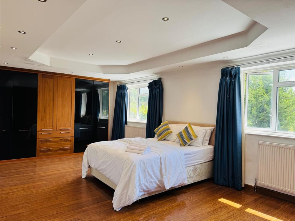 Bed, Bedroom, wardrobe