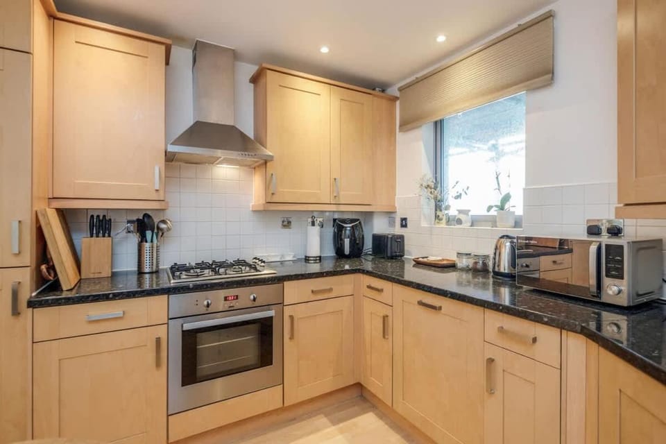 Feel at home in a modern & spacious 1bed by river Apartment in London