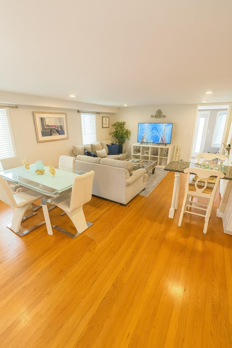 Communal lounge/ TV room, Dining area