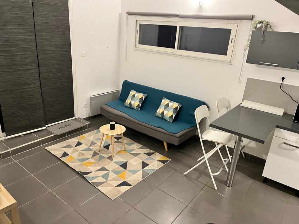 Maisonnette meublée à begles Apartment in Nouvelle-Aquitaine