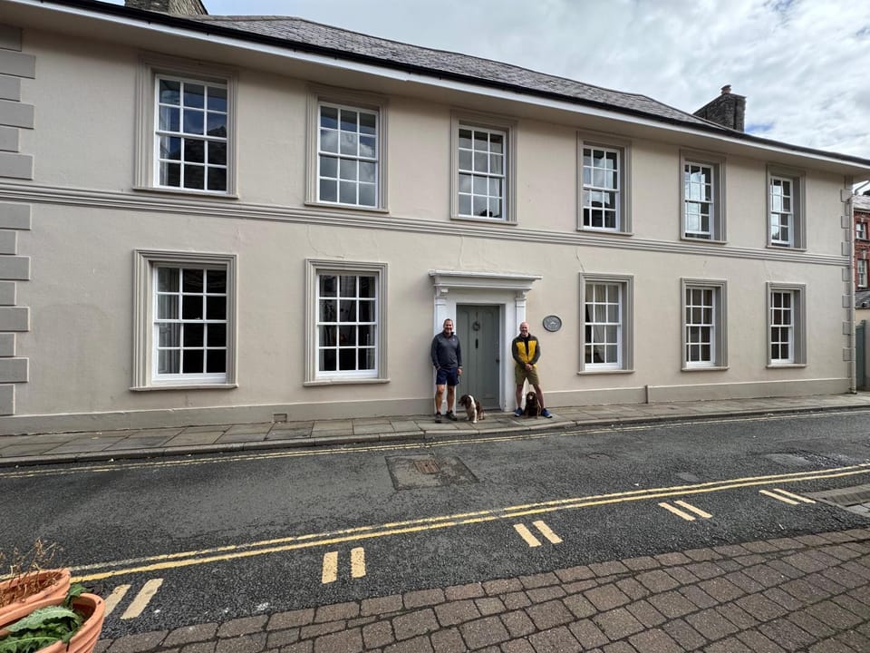 Property building, Street view, Location
