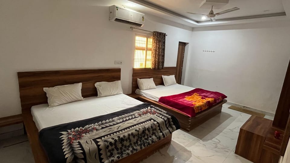 Sri Sarveshwar Kunj Guest house Bed and Breakfast in Uttar Pradesh