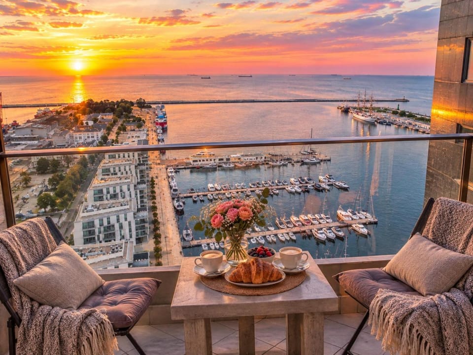 IKONA BAŁTYKU - Sea Towers 28 Floor PANORAMIC PENTHOUSE with BALCONY! Szklany Narożny Wierzchołek - 360 Sea&City View Apartment in Pomeranian Voivodeship