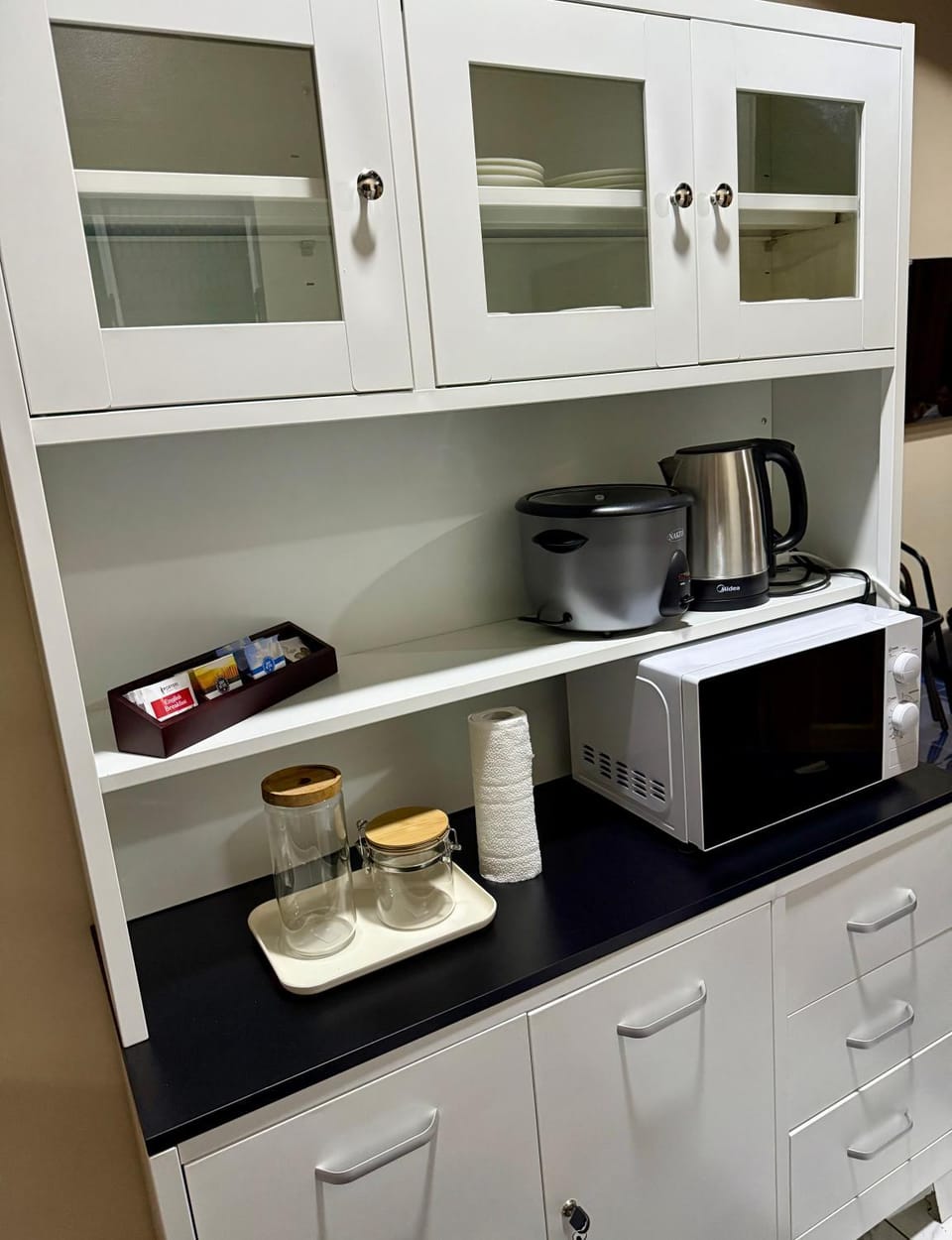 Coffee/tea facilities, Kitchen or kitchenette, microwave
