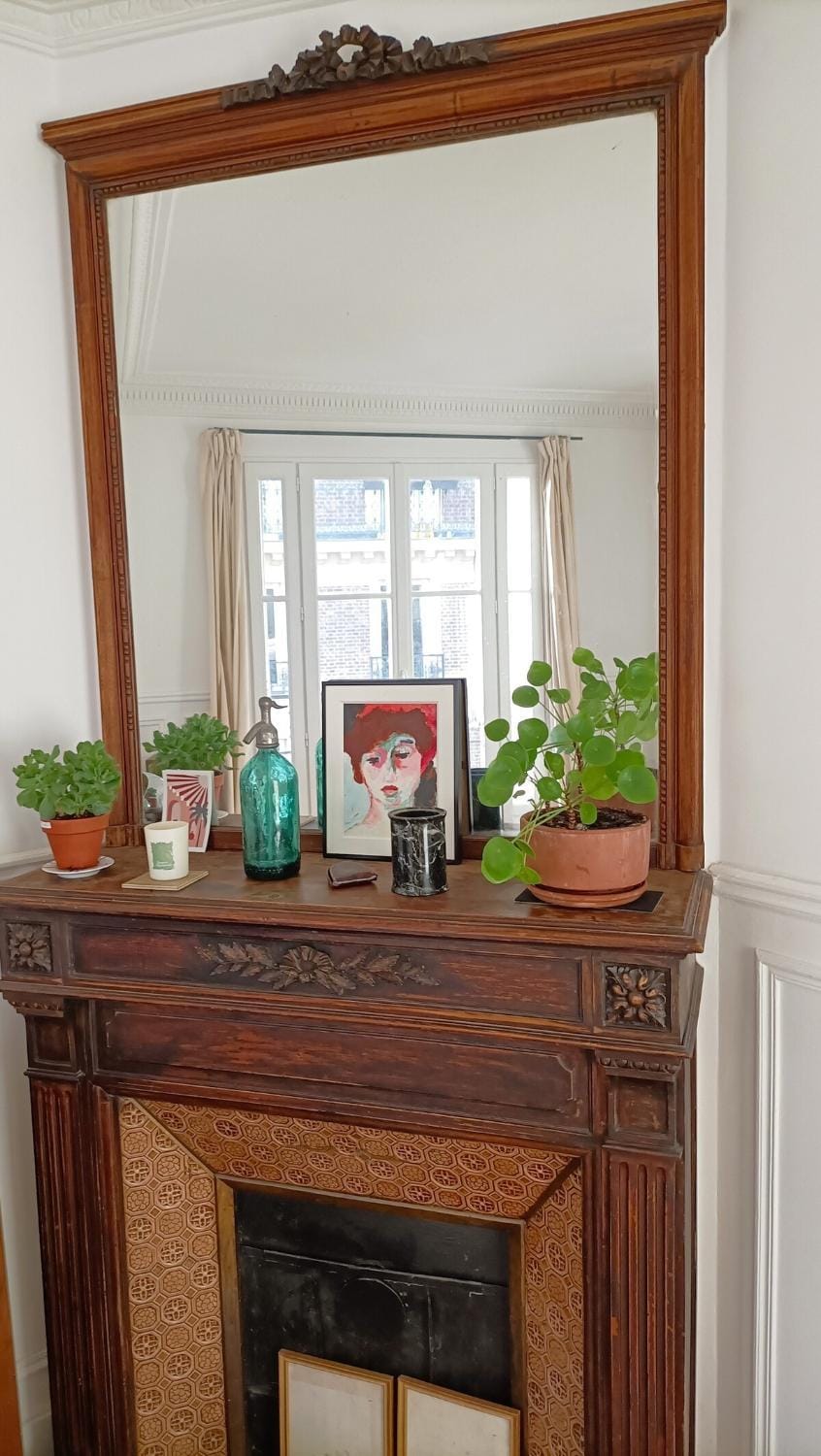 Appartement haussmannien canal Saint Martin Apartment in Paris