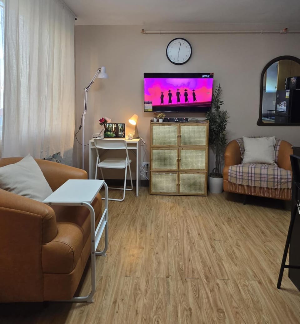 Communal lounge/ TV room, TV and multimedia, Living room, Seating area