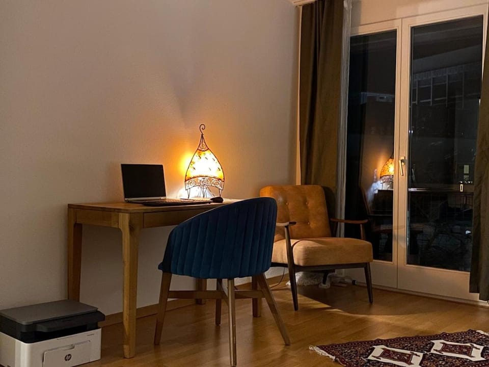 Stylish Room and private bathroom in lakefront apartment Vacation rental in Zug