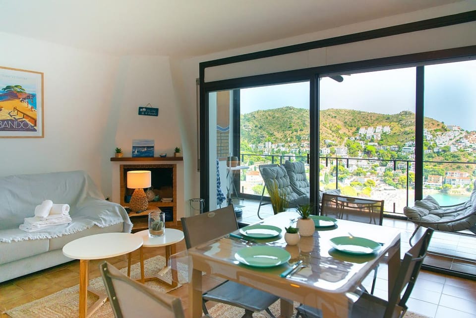 View (from property/room), Balcony/Terrace, Living room