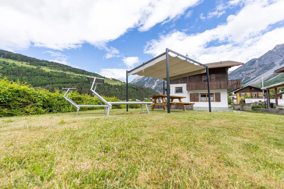 Property building, Garden, Garden view