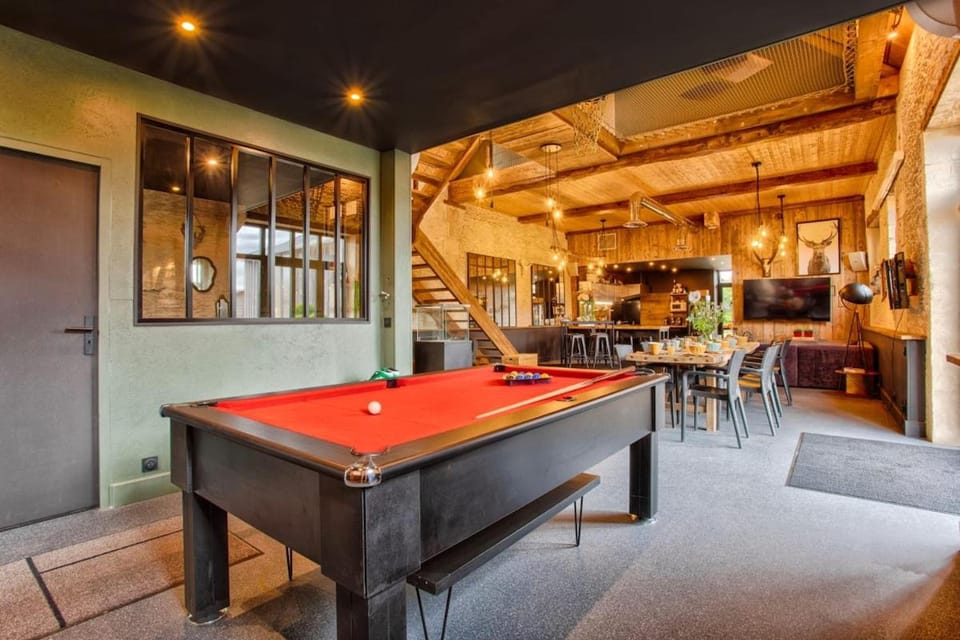 Le Gite du Domaine Constant - Loft Style Industriel Chic - jardin & espace jeux House in Normandy