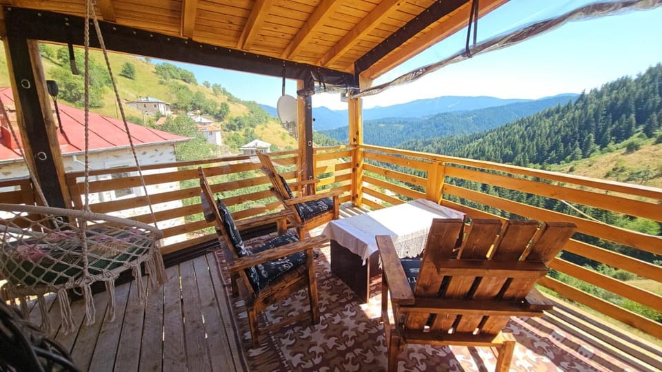 Balcony/Terrace, Balcony/Terrace, Mountain view