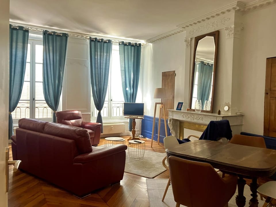 Communal lounge/ TV room, Living room, Dining area