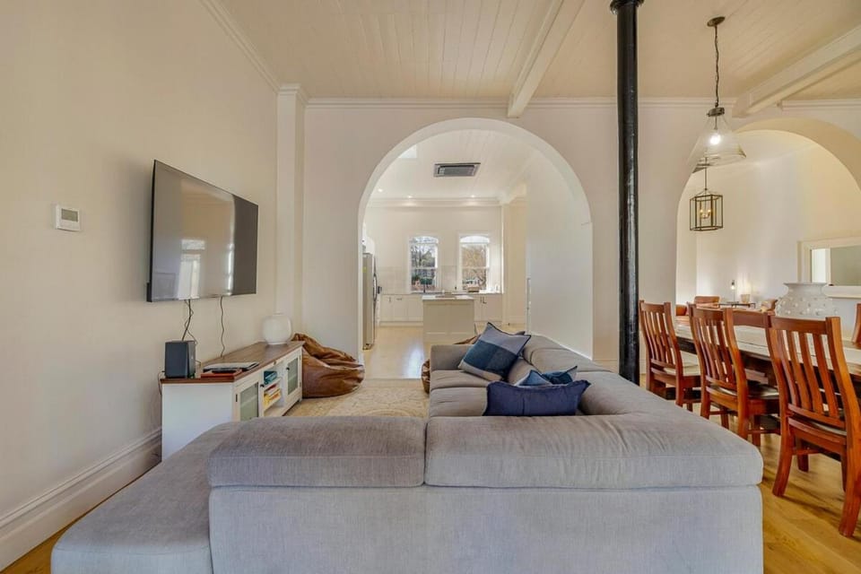 The Brigade - A Timeless Retreat House in Clunes
