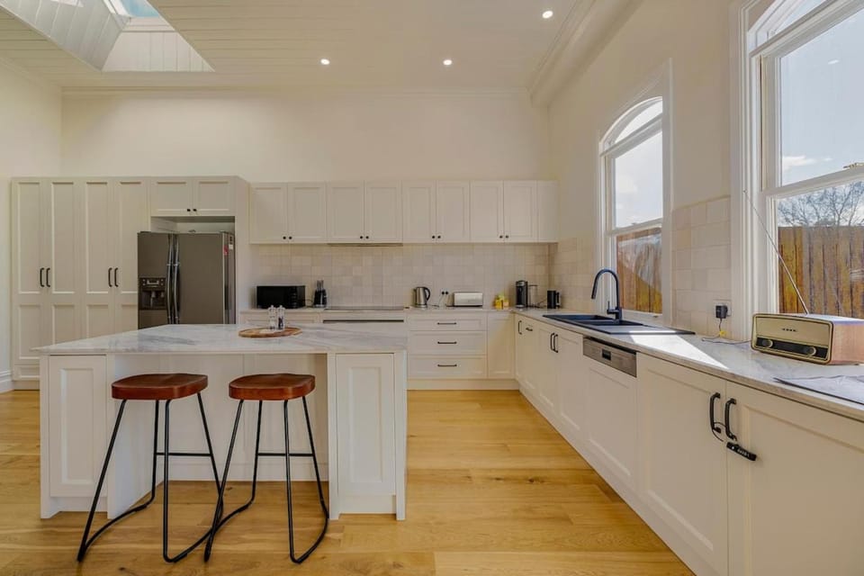 The Brigade - A Timeless Retreat House in Clunes