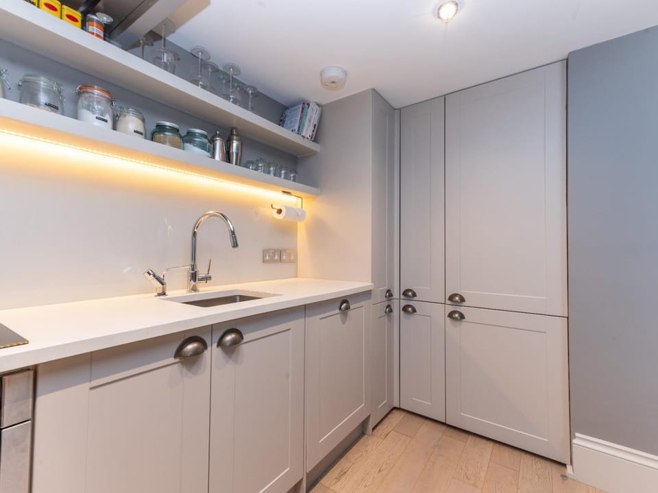 Kitchen or kitchenette, Other, stove, wardrobe