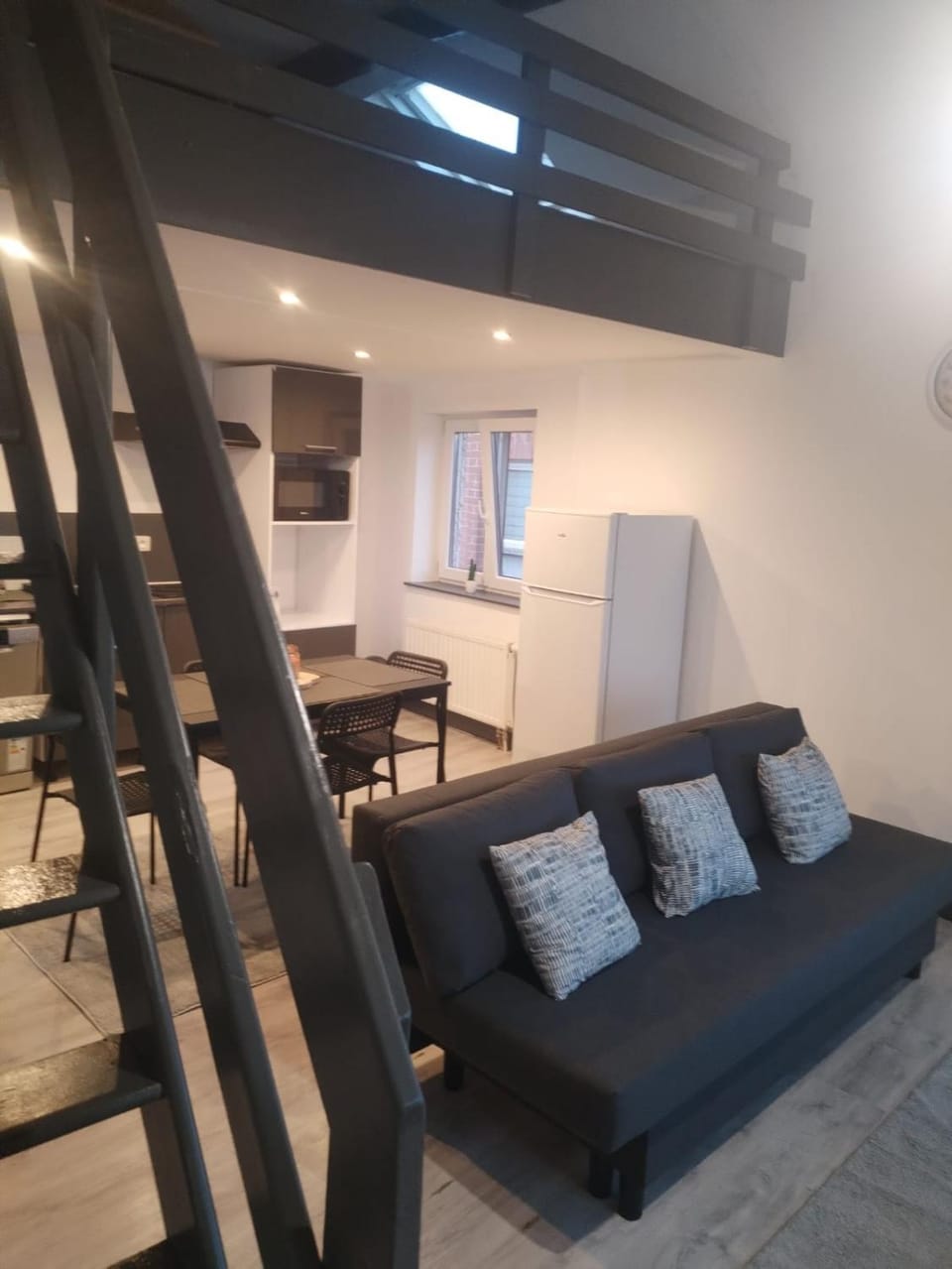 Kitchen or kitchenette, Living room