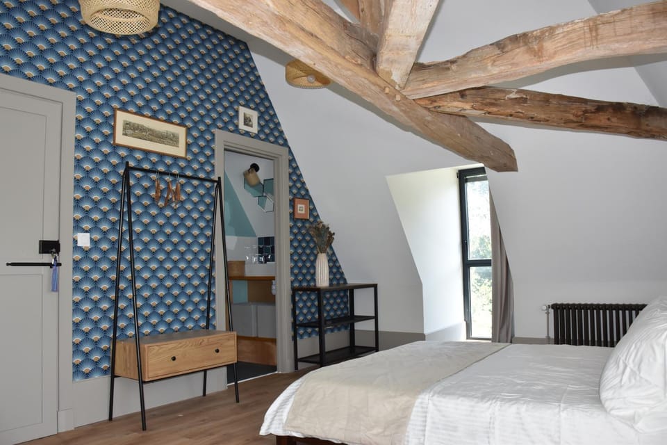 Bed, Photo of the whole room, Bedroom