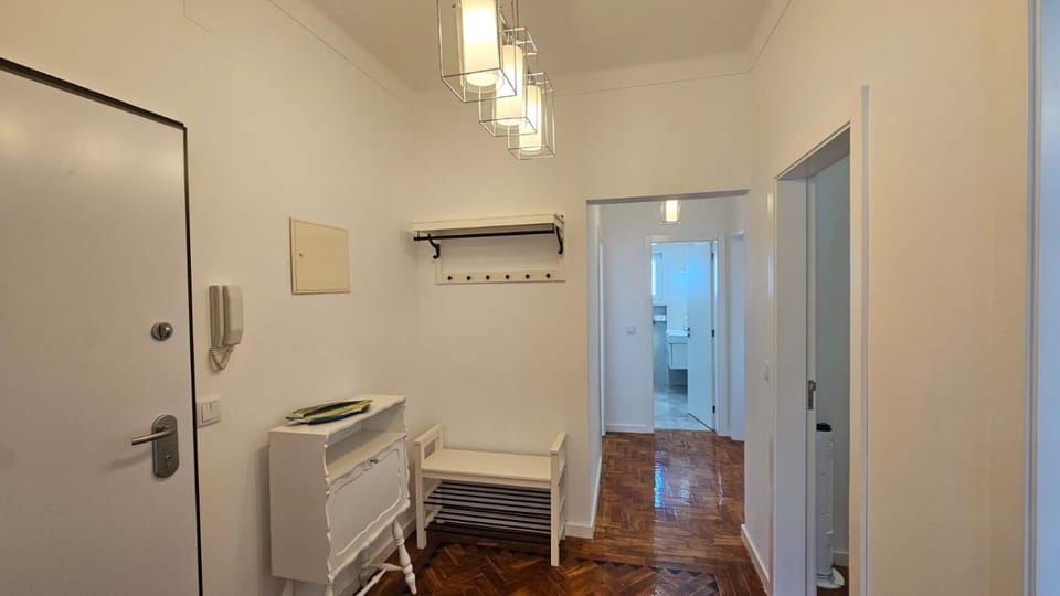 Facade/entrance, View (from property/room)