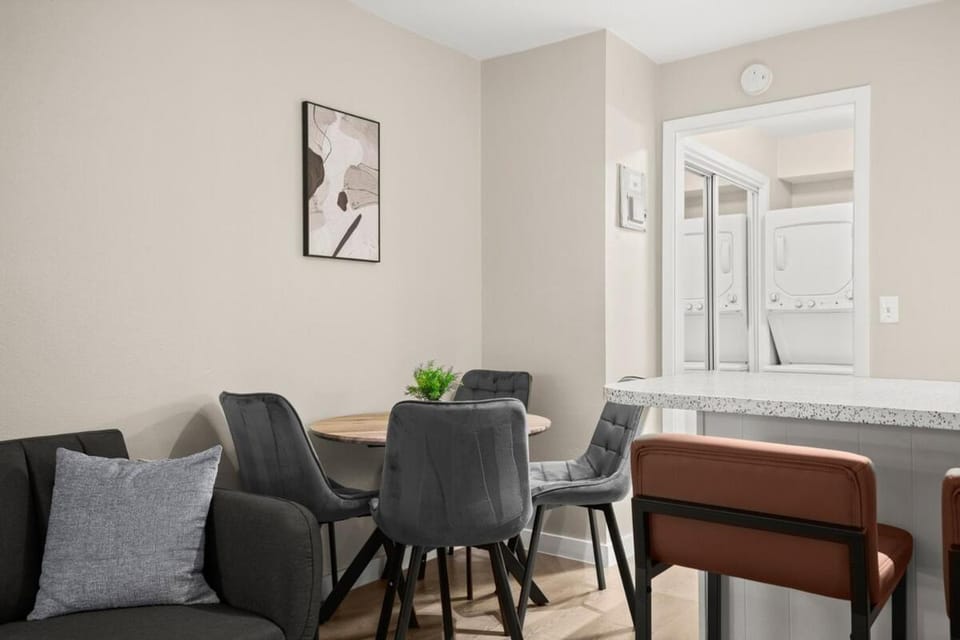 Chic and Cozy Loft near Q2 Stadium & North ATX Apartment in Austin