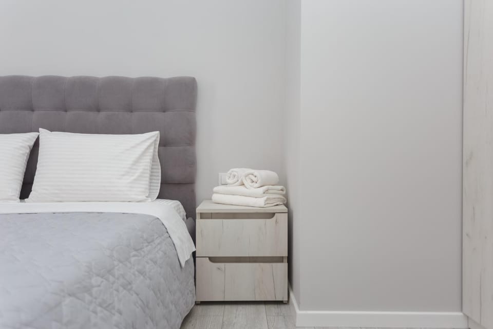 Bed, Photo of the whole room, Bedroom, towels