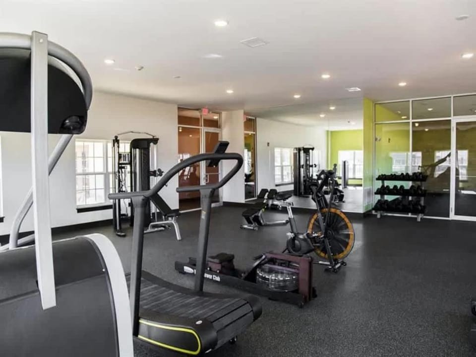 Boulevard Stays Spacious 1BR Suite Pool Parking Gym D Apartment in Douglass Hills