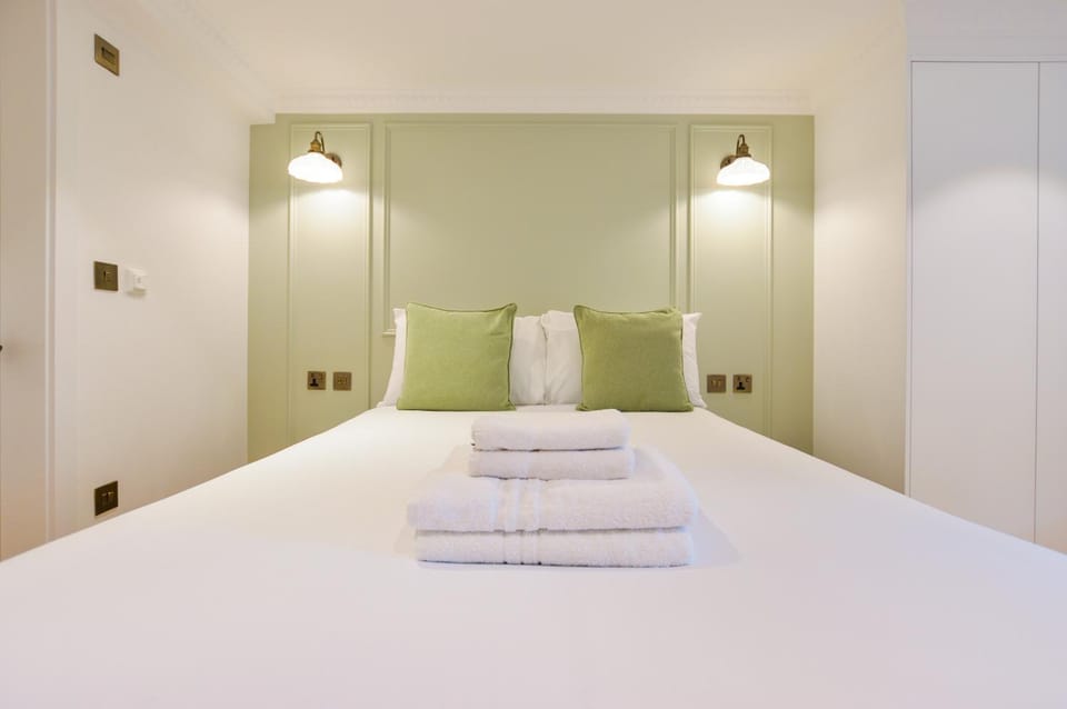 Bed, Photo of the whole room, Bedroom, towels, wardrobe