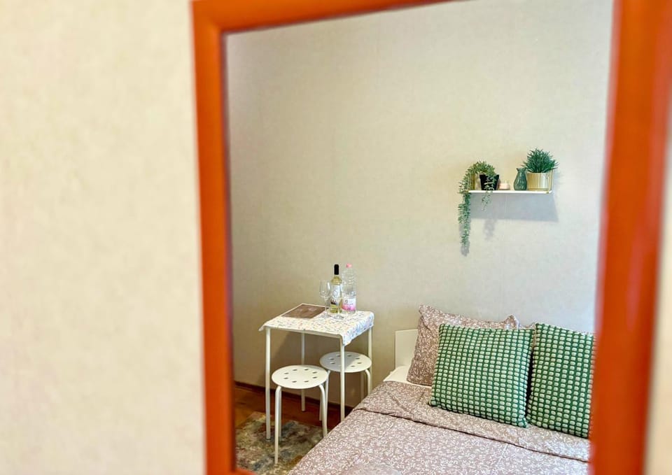 Bed, Seating area, Bedroom, internet, air conditioner
