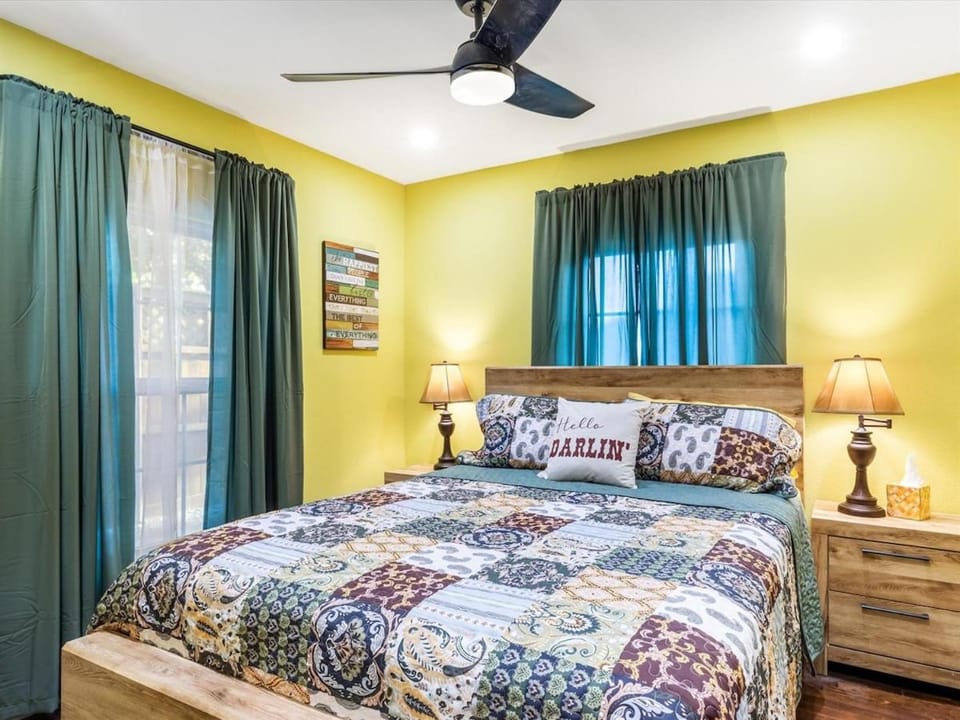 Stockyards Longhorn House, TCU close by House in Fort Worth