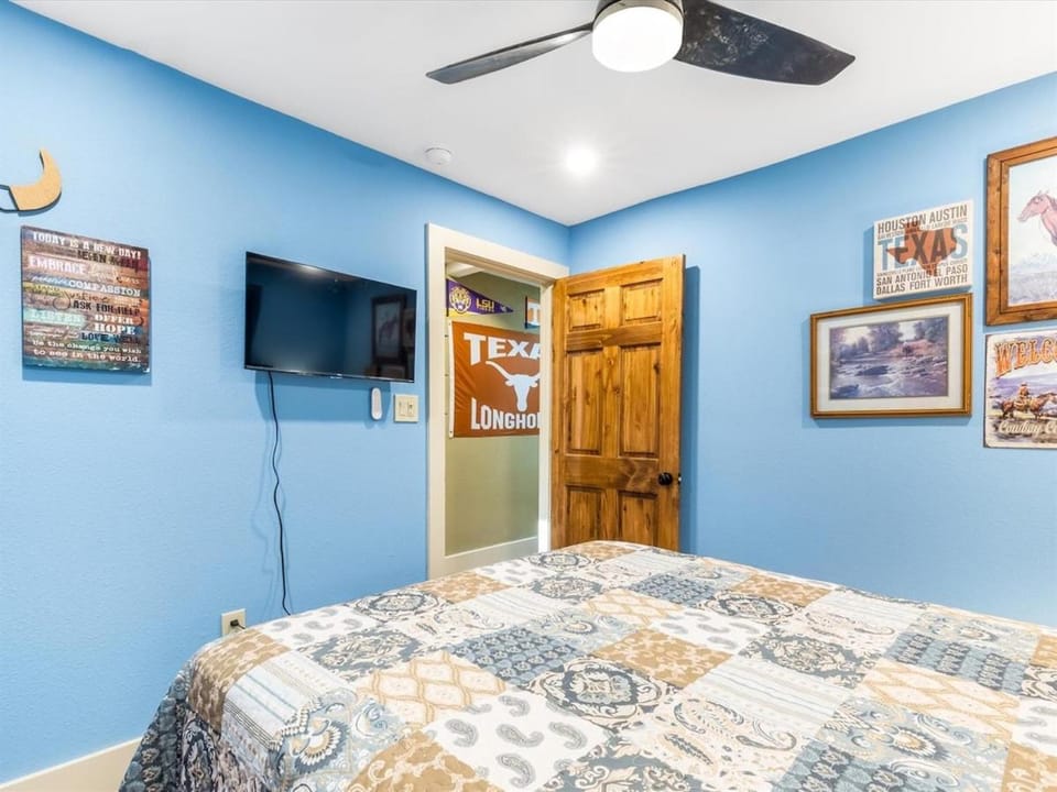 Stockyards Longhorn House, TCU close by House in Fort Worth