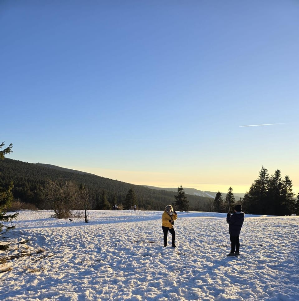 Day, People, Natural landscape, Winter, Mountain view, group of guests