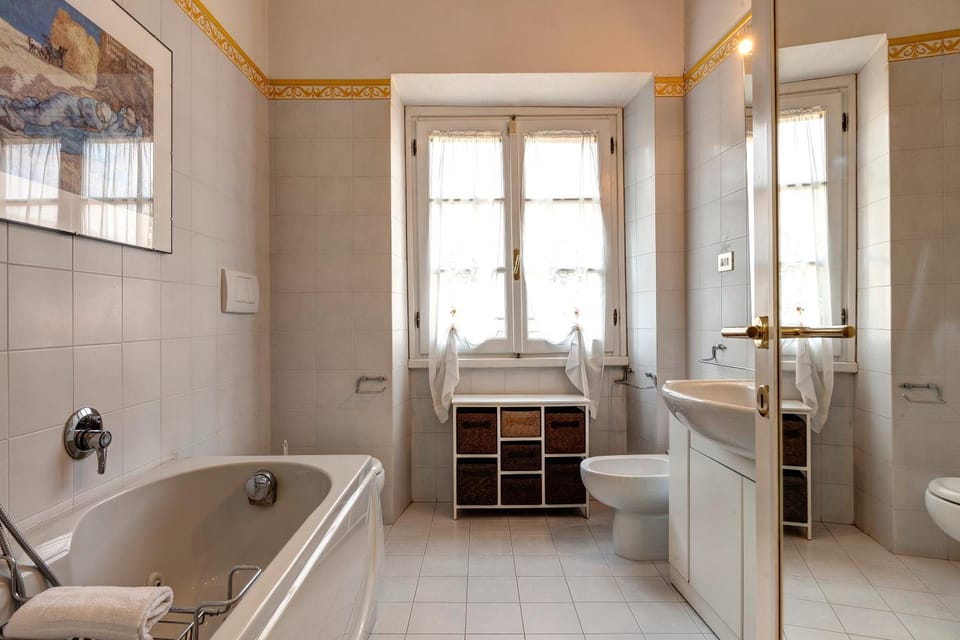 Shower, Toilet, Bathroom, Bath