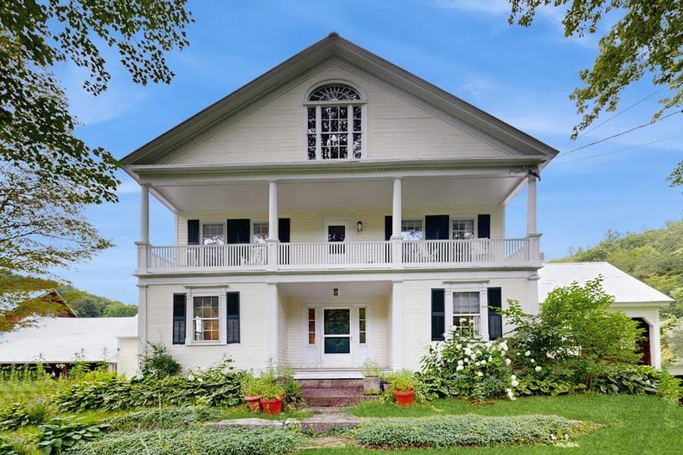 Kingdom Valley Farmhouse House in Chester
