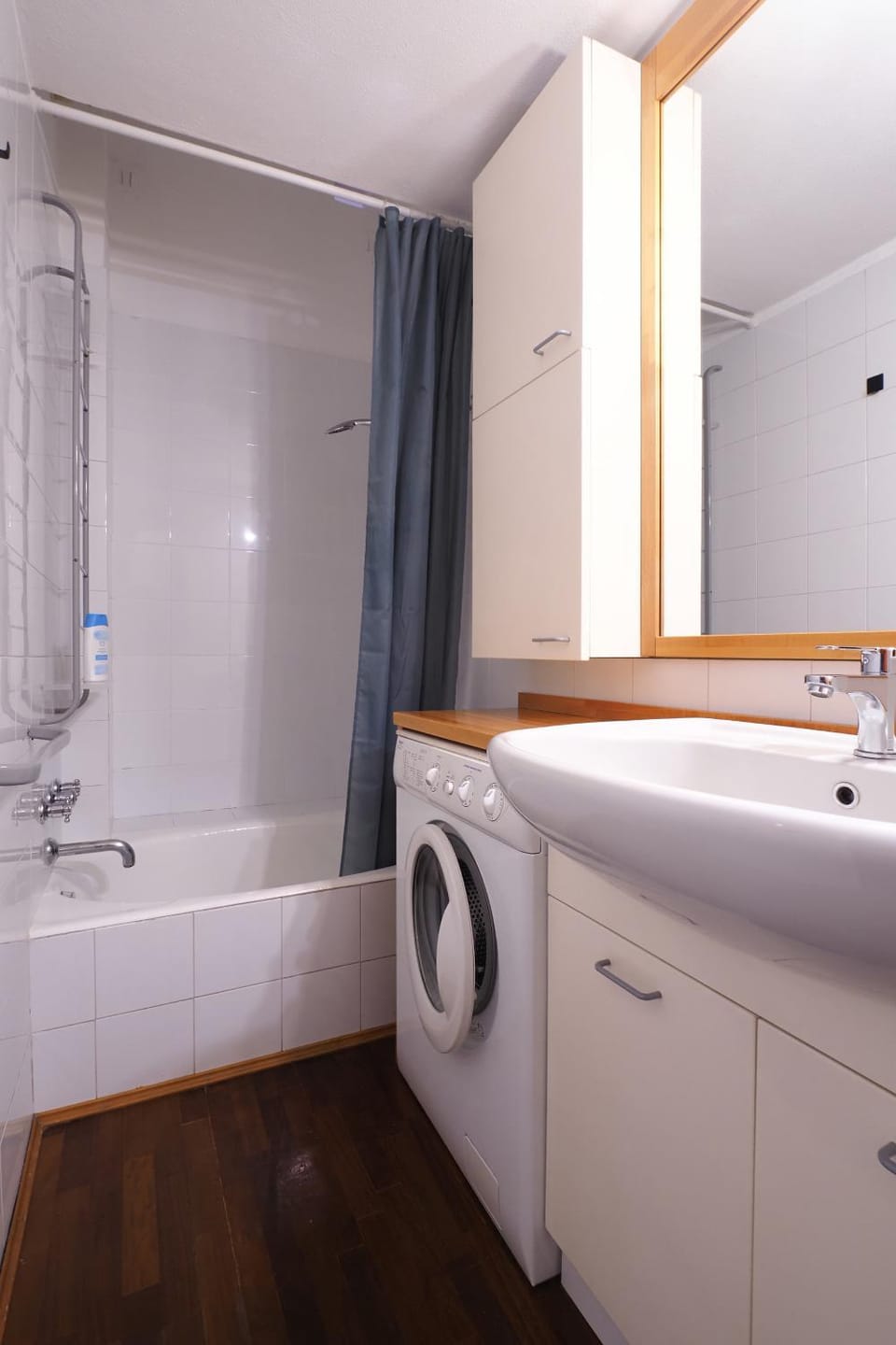 Bathroom, Bath, washing machine