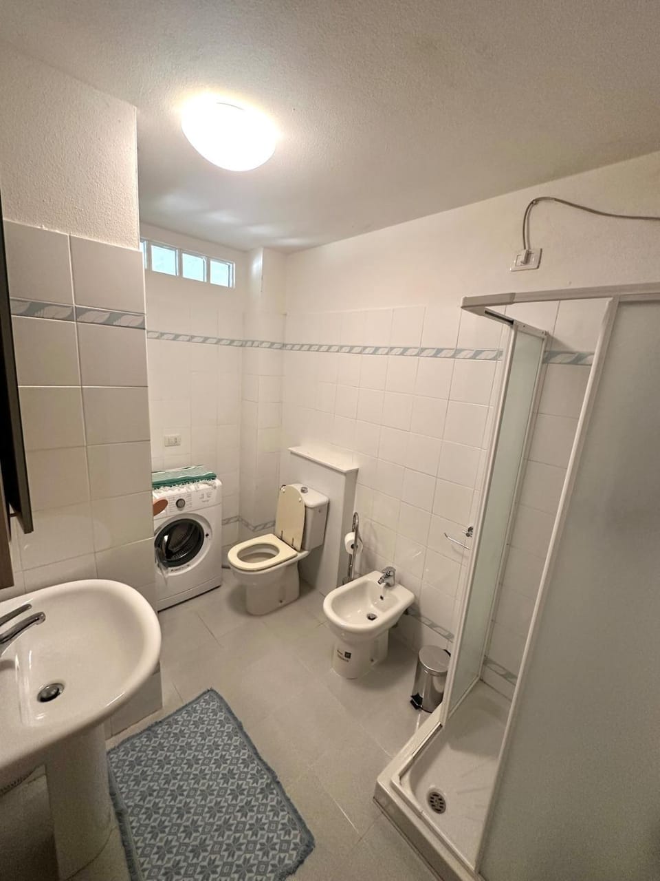 Shower, Toilet, Bathroom, bidet, laundry