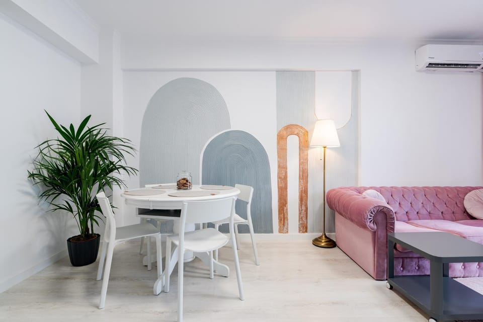 Living room, Seating area, Dining area, air conditioner