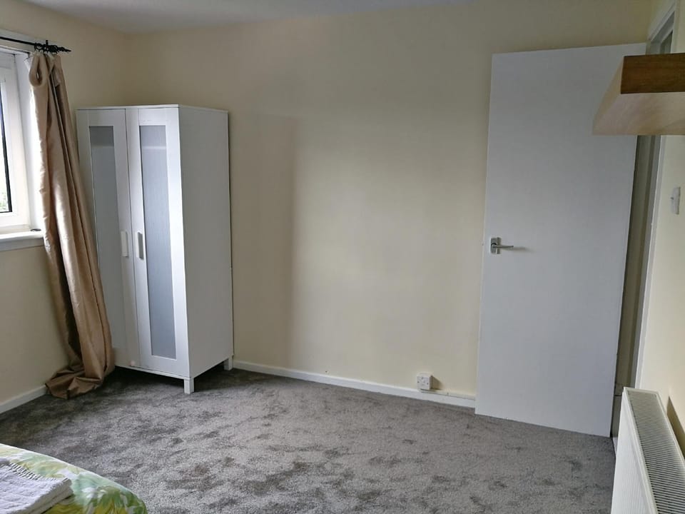 Three Bedroom Apartment Glasgow Apartment in Glasgow