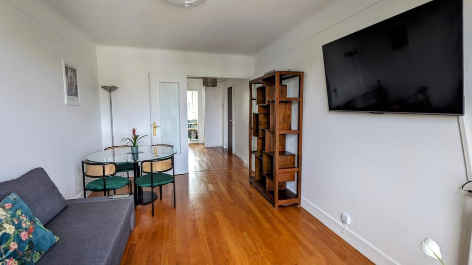 Apt 2 pièces, 2 lits, à 15' Paris centre, 30' Disney Apartment in Vincennes