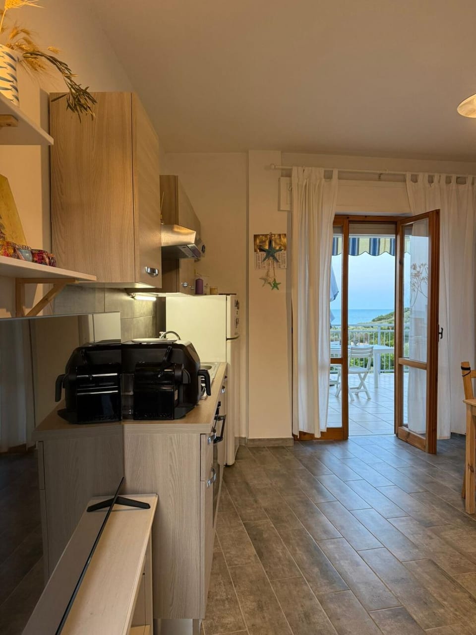 House with a terrace overlooking the sea Apartment in Abruzzo