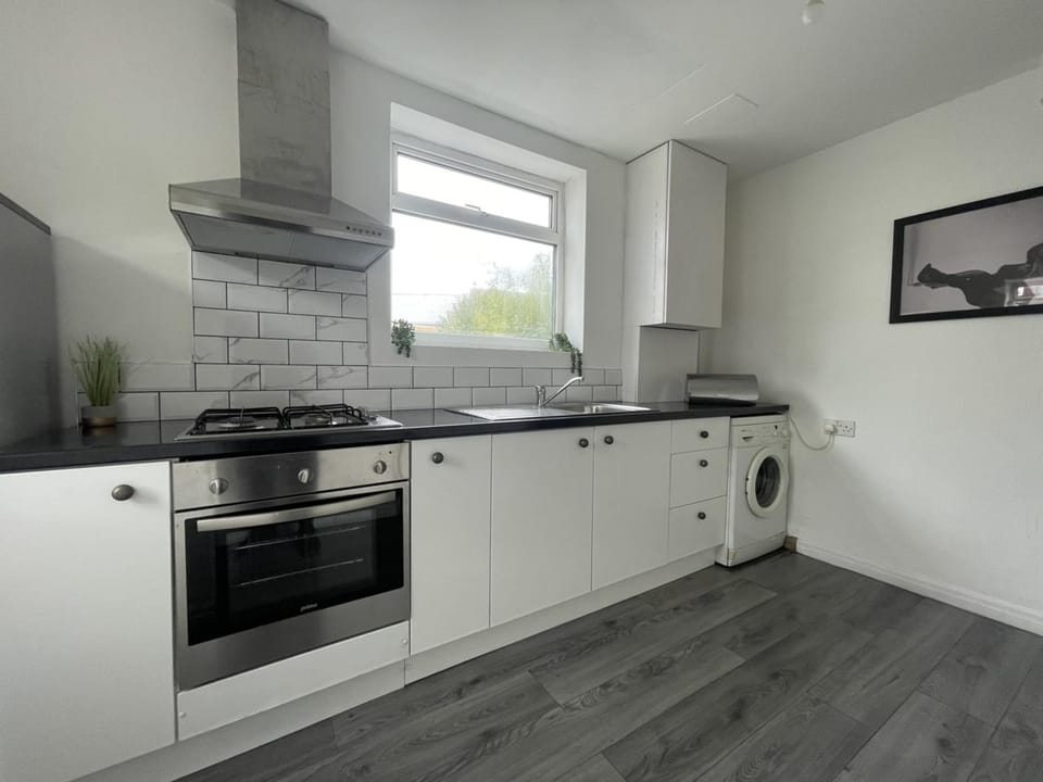 Kitchen or kitchenette, kitchen