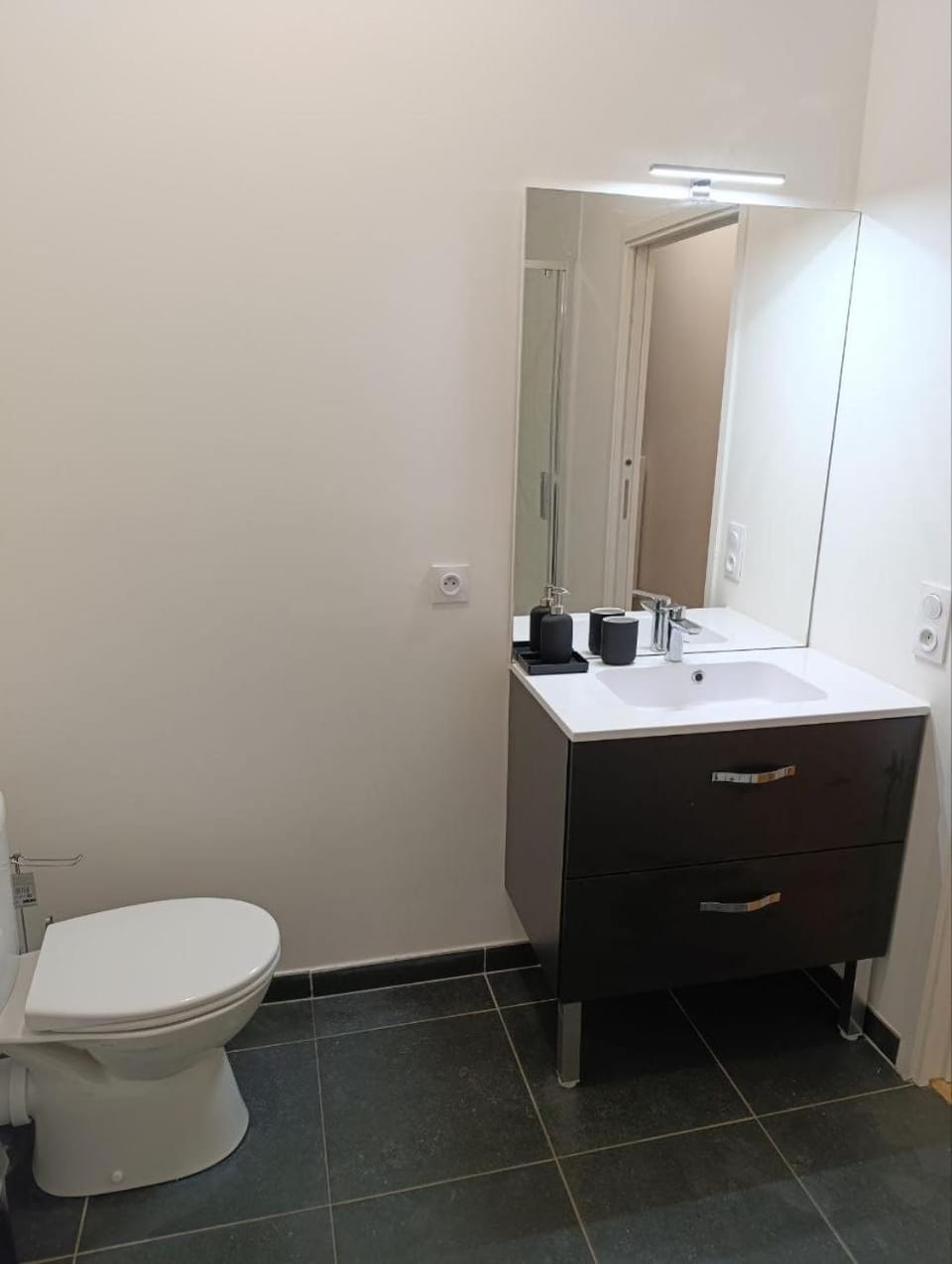 Studio, private garden in Malakoff Apartment in Malakoff