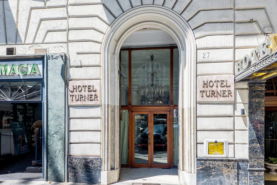Facade/entrance, Day, Street view