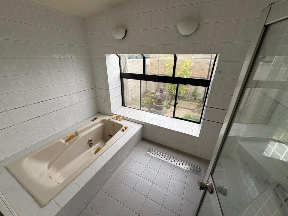 Bathroom, Bath