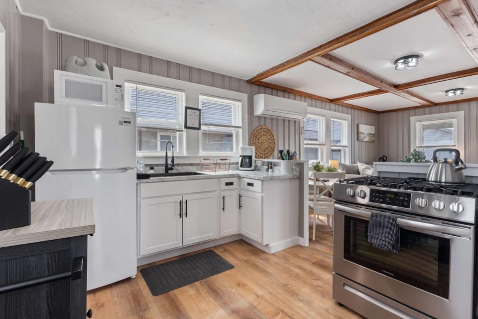 The Seahorse - The Heart of Hampton Beach House in Hampton Beach