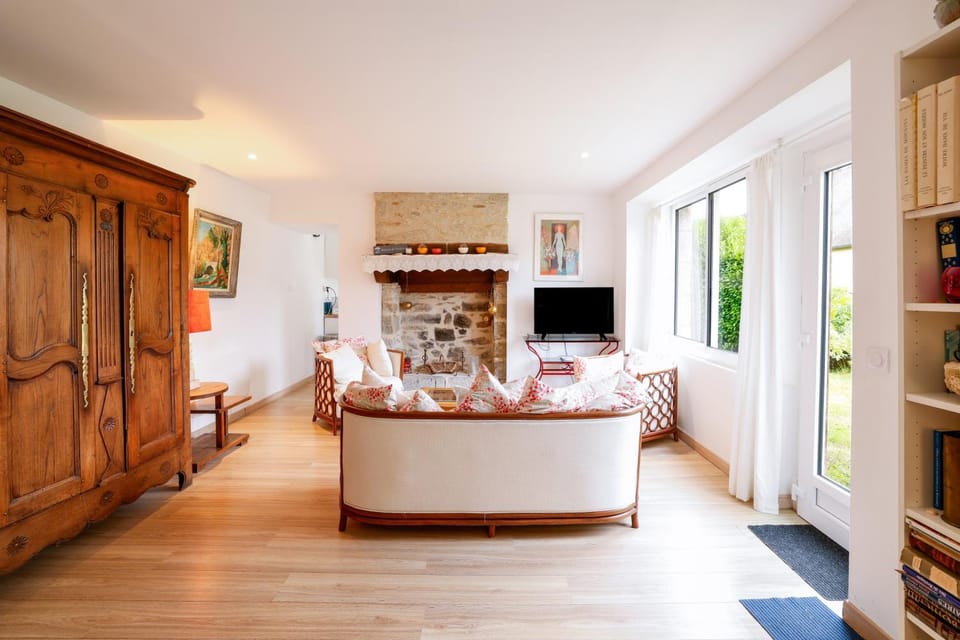 Property building, Living room