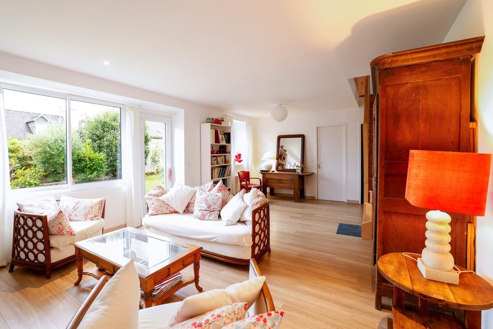 Property building, Living room