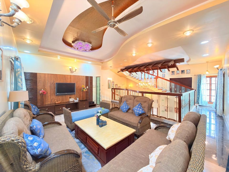 Wooden Whispers Traditional Luxe Spacez Villa Villa in Bengaluru