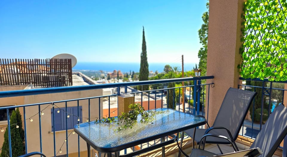 Patio, Day, Natural landscape, View (from property/room), Balcony/Terrace, Dining area