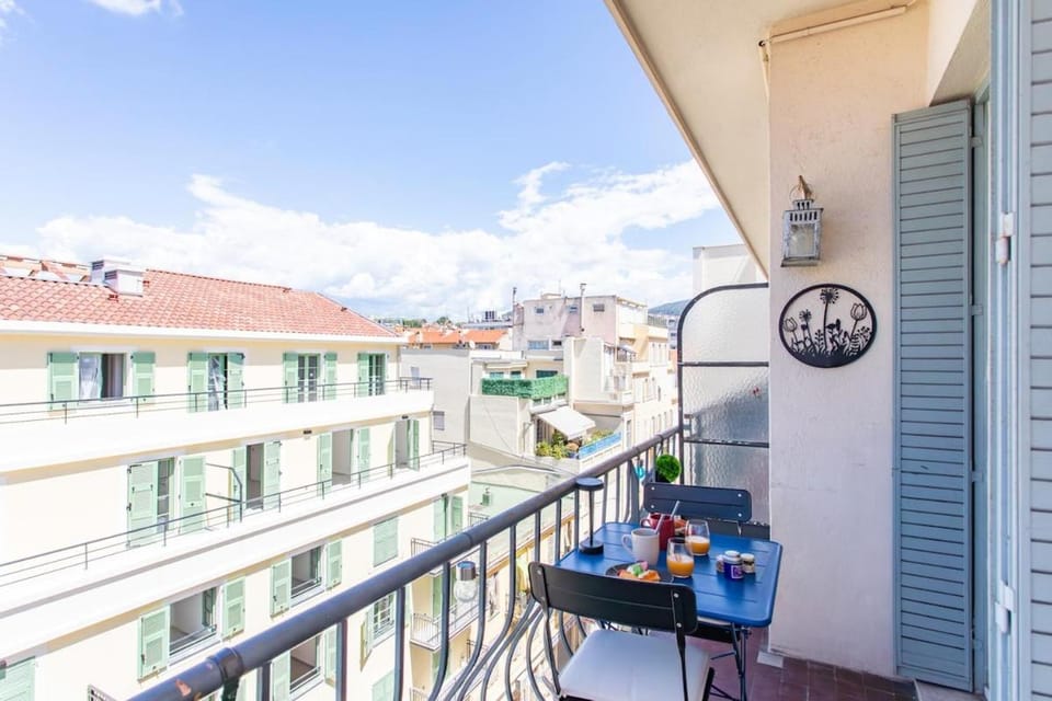 L4 Staywizus - 2BDR Hotel des Postes Central, Massena AC 2Balconies Apartment in Nice